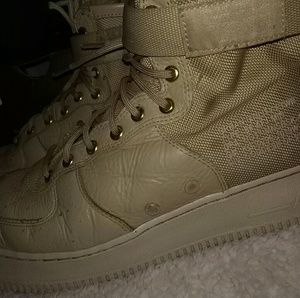 SF AF1 MID
